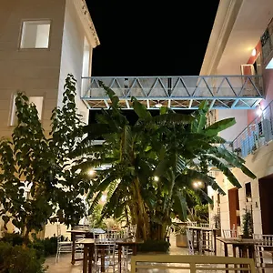 Glemerald Hostal